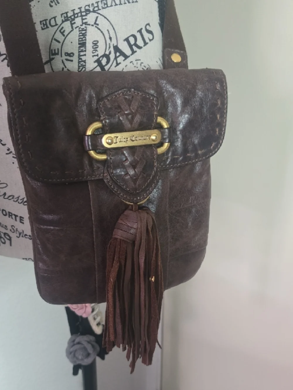 Juicy Couture Vintage Dark Brown Leather W/ Gold Hardware Crossbody Bag (EUC)✨️